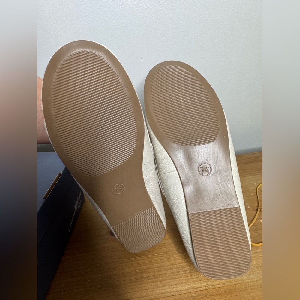 NIB Universal Threads Off White  Flats - Picture 4 of 5